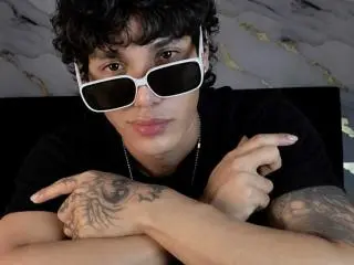 Xlovecam Free Live Porn of MaximilianRoth