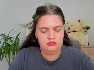 Xlovecam Watch Live Sex Cams of Madrinia
