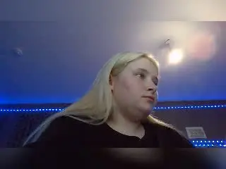 Xlovecam Adult Video Chat of MaggieMoll