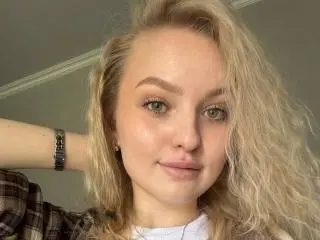 Xlovecam Sex Chat of NievesMegee
