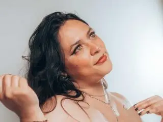 Xlovecam Live Sex Cam of BiancaHottiest