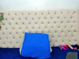 Xlovecam Adult Webcam of AnggieMilia