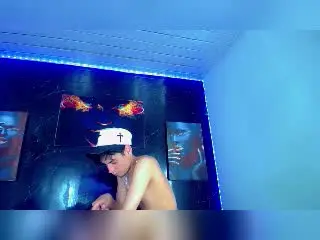 Xlovecam Live Porn of LuxeCouple