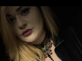 Xlovecam Live Porn of LauraSinnerX
