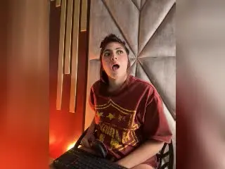 Xlovecam Best Webcam of SpencerLe