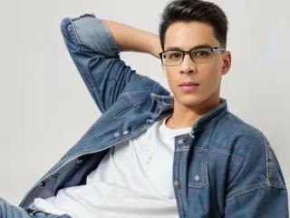 Xlovecam Private Sex Chat of AndrewHaalls