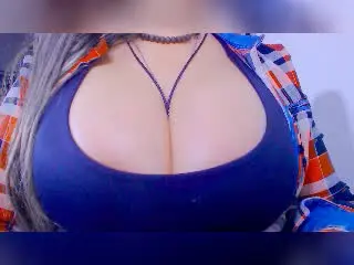 Xlovecam Free Porn Cam of MissGilliSquirty