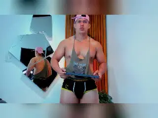 Xlovecam Private Sex Chat of RomanCroft