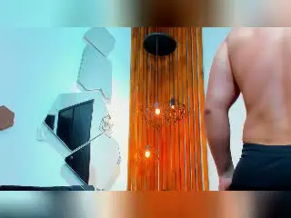 Xlovecam Nude Webcam of RomanCroft