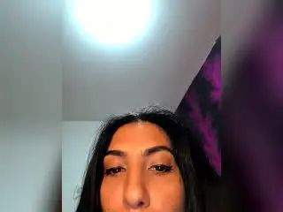 Xlovecam Free Live Porn of BrunetteBabe69