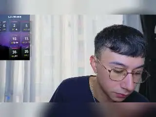 Xlovecam Live Sex of OliverHot69