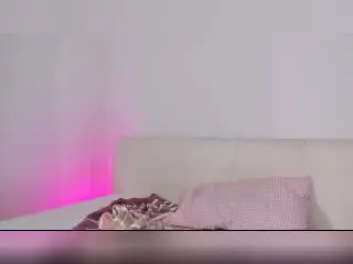 Xlovecam Live Sex of KiranaHayes