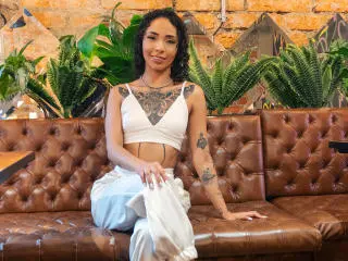 Xlovecam Adult Webcam of SilvanaXOwen