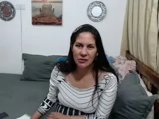 Xlovecam Live Sex Cam of RoraimAnaggie