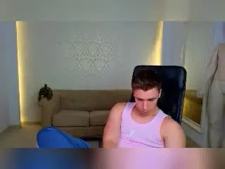 Xlovecam Free Porn Cam of KellenWest