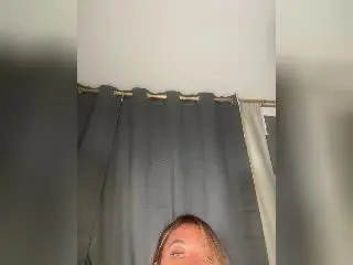 Xlovecam Sex Cam of SofieWhite