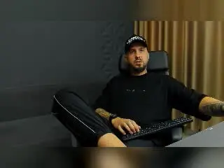 Xlovecam Watch Live Sex Cams of LoganStroud