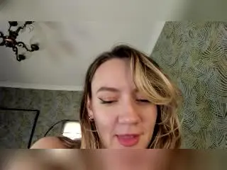 Xlovecam Live Sex Cam of MikyWayxy