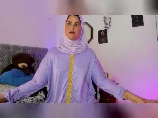 Xlovecam Live Sex Cam of AishaAmin