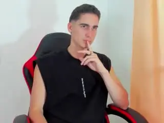 Xlovecam Free Live Porn of Ryanlevys