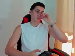 Xlovecam Sex Chat of Ryanlevys