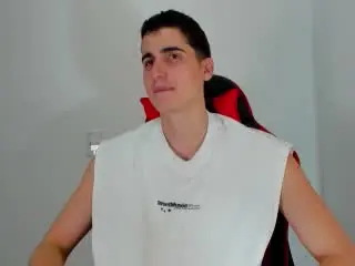 Xlovecam Free Porn Cam of Ryanlevys