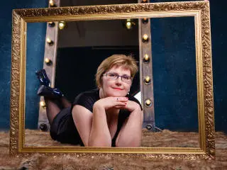 Xlovecam Live Sex of AlinaRoses