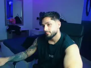 Xlovecam Private Sex Chat of TroyWade