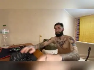 Xlovecam Live Sex Cam of MikeAndAnna
