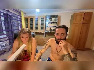Xlovecam Live Sex of MikeAndAnna