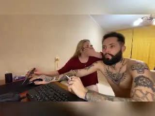 Xlovecam Sex Cam of MikeAndAnna