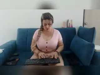 Xlovecam Live Sex Cam of SamanthaGold