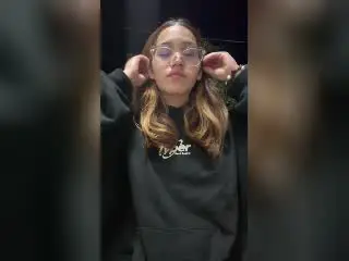 Xlovecam Best live sex cam show of ElodieGardner