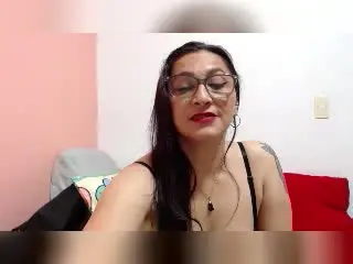 Xlovecam Sex Chat of KarinaHotLatin