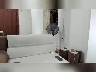 Xlovecam Free Live Porn of RobertHunk