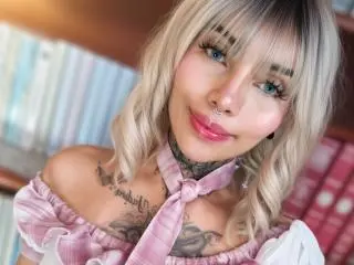 Xlovecam Nude Webcam of MiluSlave