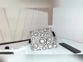 Xlovecam Watch Live Sex Cams of AliceSmity