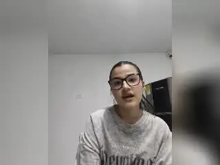 Xlovecam Sex Cam of IrisBlair