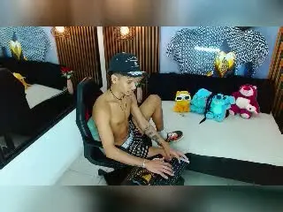 Xlovecam Watch Live Sex Cams of SkinnyCuteAlyer