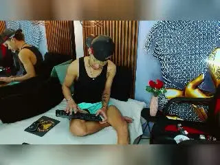 Xlovecam Live Sex Cam of SkinnyCuteAlyer