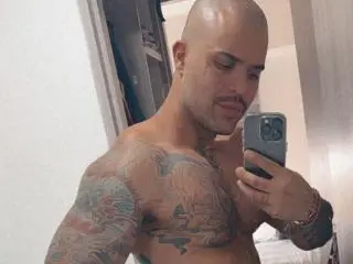 Xlovecam Live Sex Cam of MedellynDark
