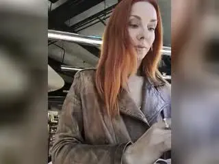 Xlovecam Live Sex Cam of MiraGi