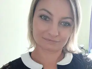 Xlovecam Sex Cam of AngelaSamt