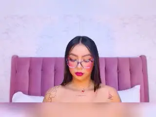 Xlovecam Adult Video Chat of ChloeMoretti