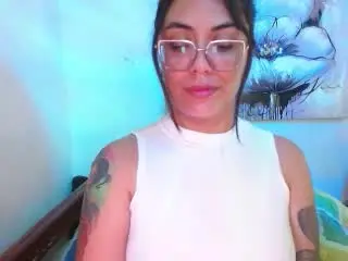 Xlovecam Live Sex of MikeAndLunaa
