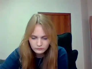Xlovecam Nude Webcam of SarraCute