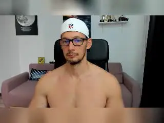 Xlovecam Watch Live Sex Cams of BrutusK