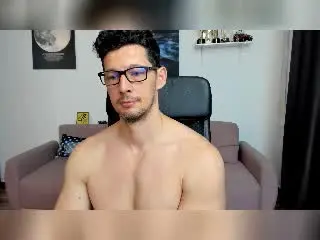 Xlovecam Watch Live Sex Cams of BrutusK