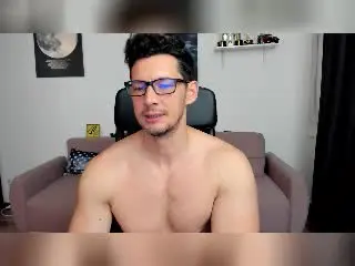 Xlovecam Sex Cam of BrutusK