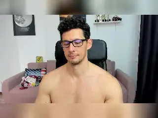Xlovecam Watch Live Sex Cams of BrutusK